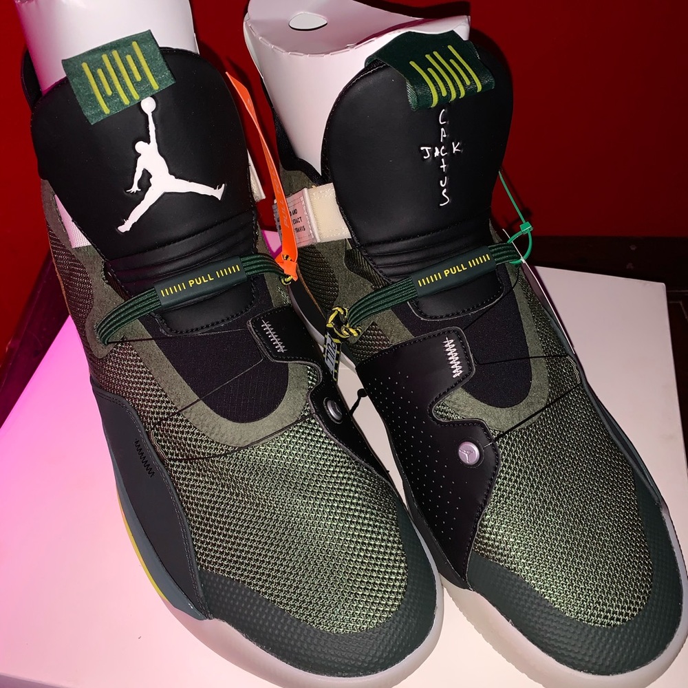 Travis Scott x Air Jordan 33 DS never worn